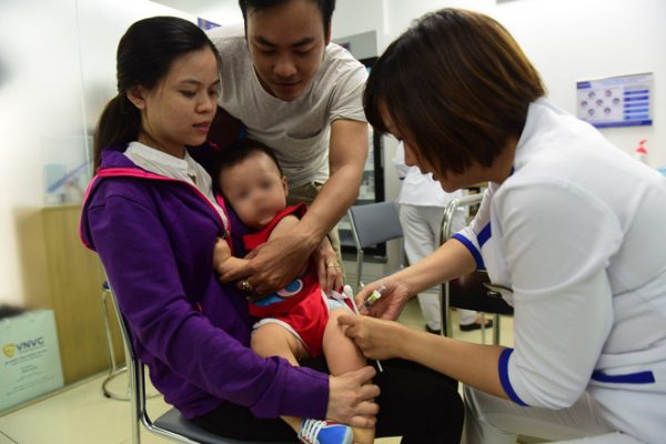 Văc xin Hexaxim cho trẻ em lần đầu tiên được sử dụng tại Việt Nam